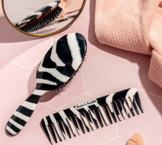 Zebra Print Handle Comb